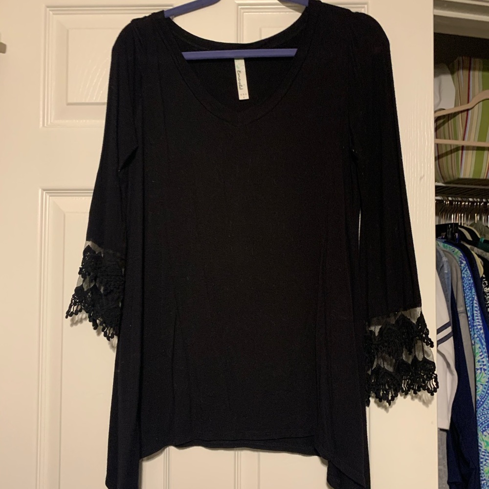 Black tunic with long sleeves